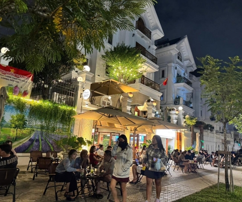 MOONLIGHT  COFFEE-DƯƠNG QUẢNG HÀM GÒ VẤP